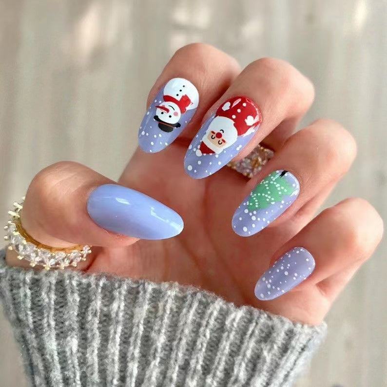 Santa in the Snow | Medium Oval