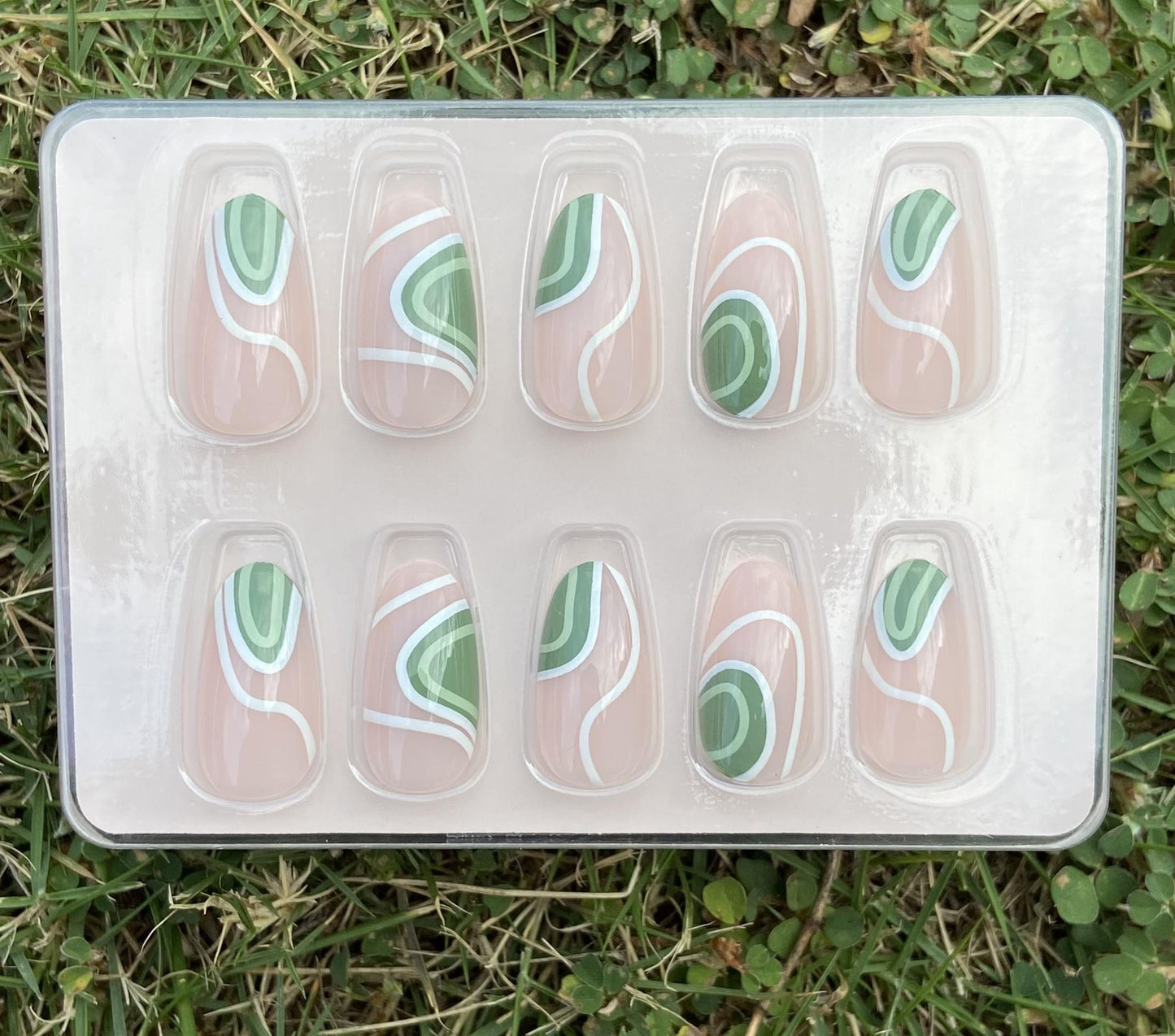 Miriam Green | Medium Oval