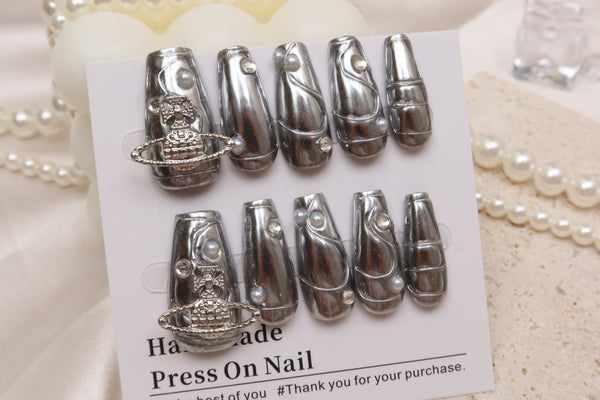 Silver knight | Handmade Press On Nail