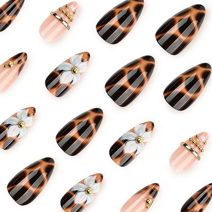 Medium almond-shaped press-on nails by EASY PRESS™