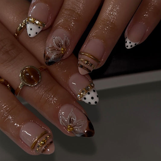 Retro Darling short almond press-on nails for women