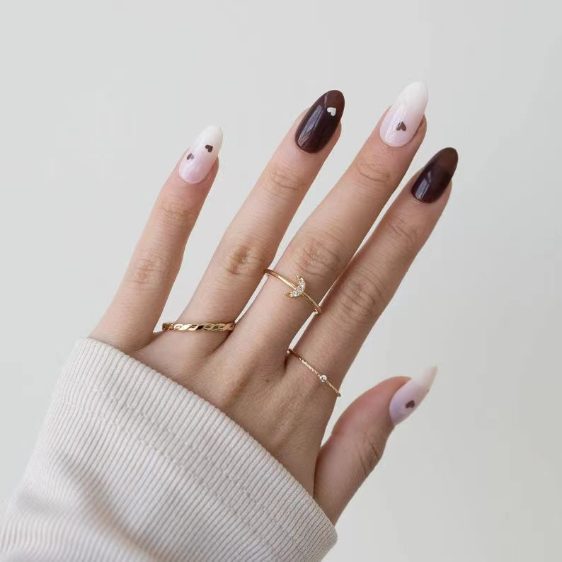 Brown little heart | Medium Oval